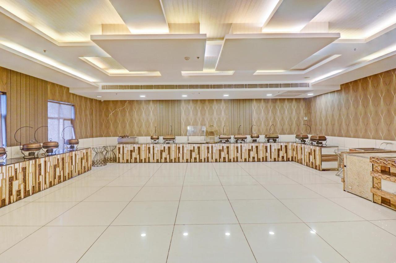 Oyo Townhouse 484 Sanskriti Hotel Делхи Екстериор снимка