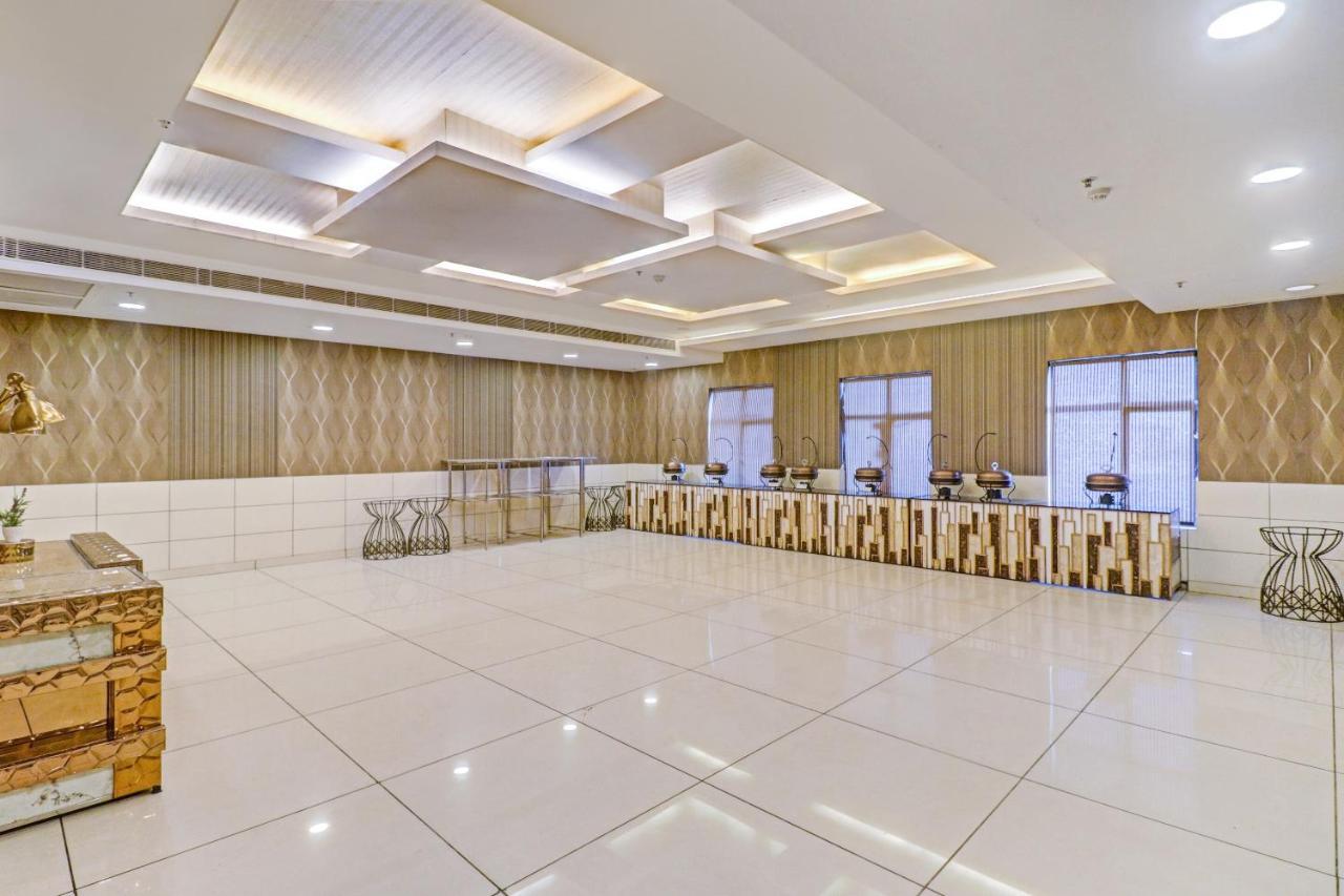 Oyo Townhouse 484 Sanskriti Hotel Делхи Екстериор снимка