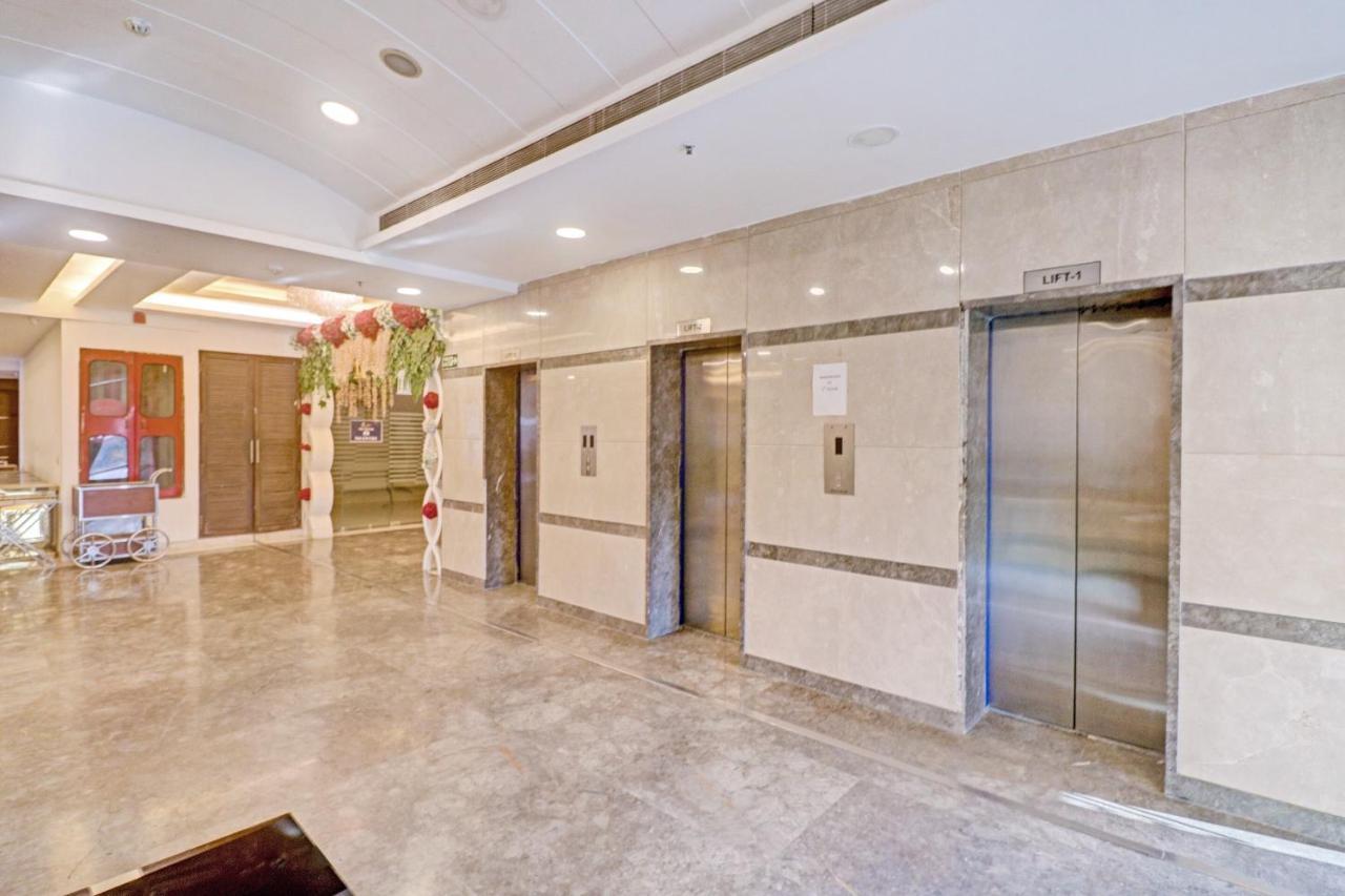 Oyo Townhouse 484 Sanskriti Hotel Делхи Екстериор снимка