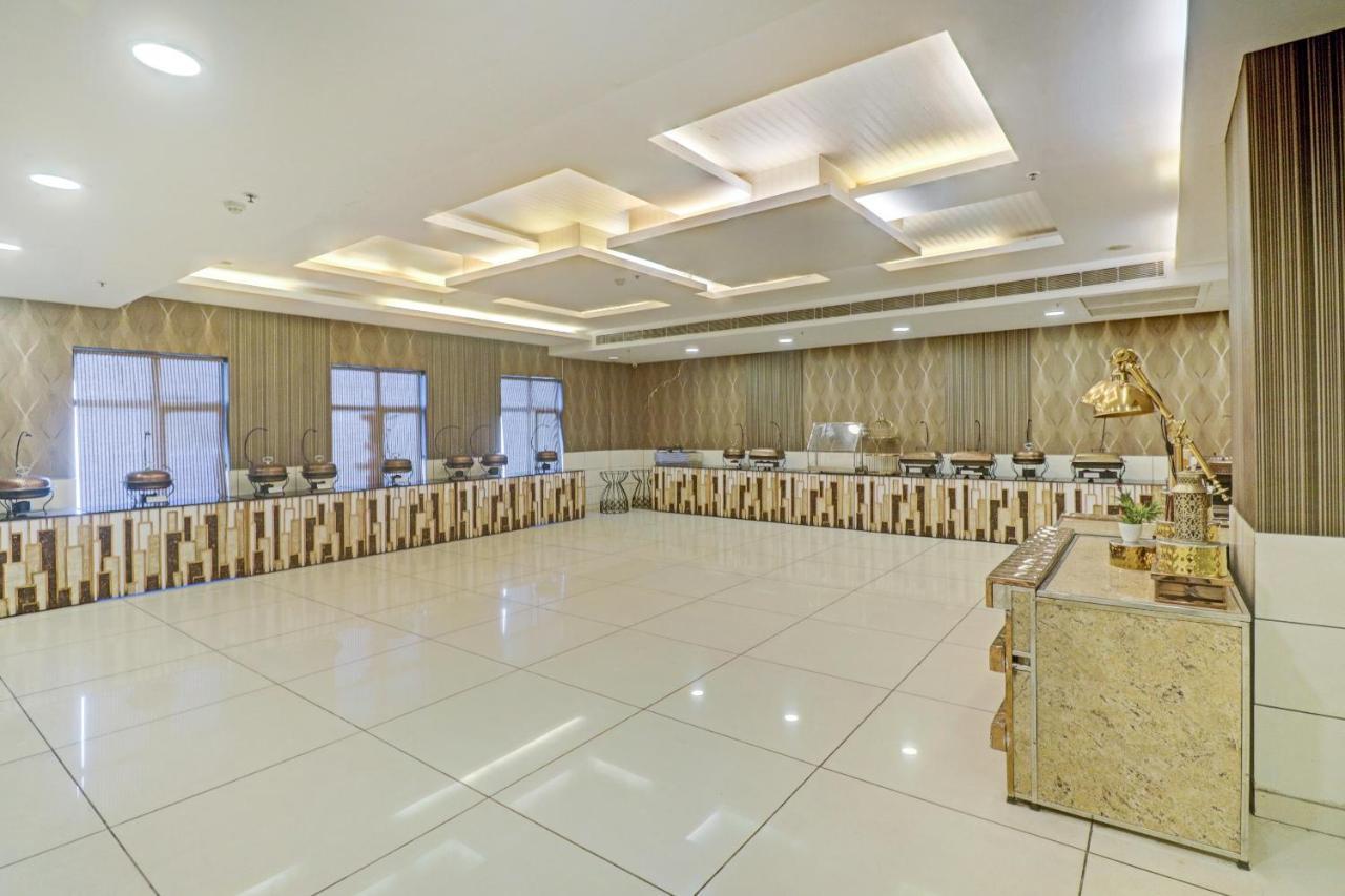 Oyo Townhouse 484 Sanskriti Hotel Делхи Екстериор снимка