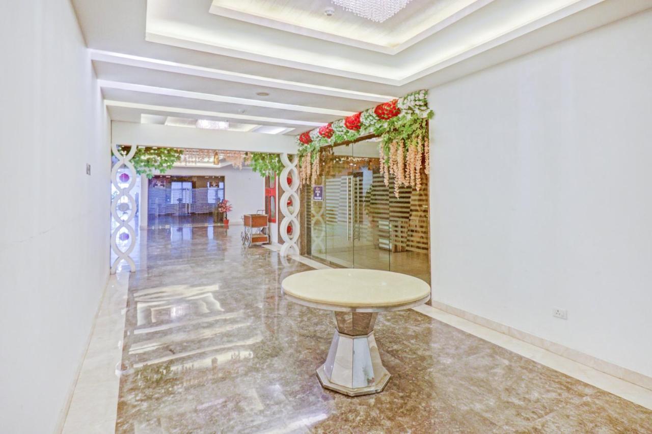 Oyo Townhouse 484 Sanskriti Hotel Делхи Екстериор снимка