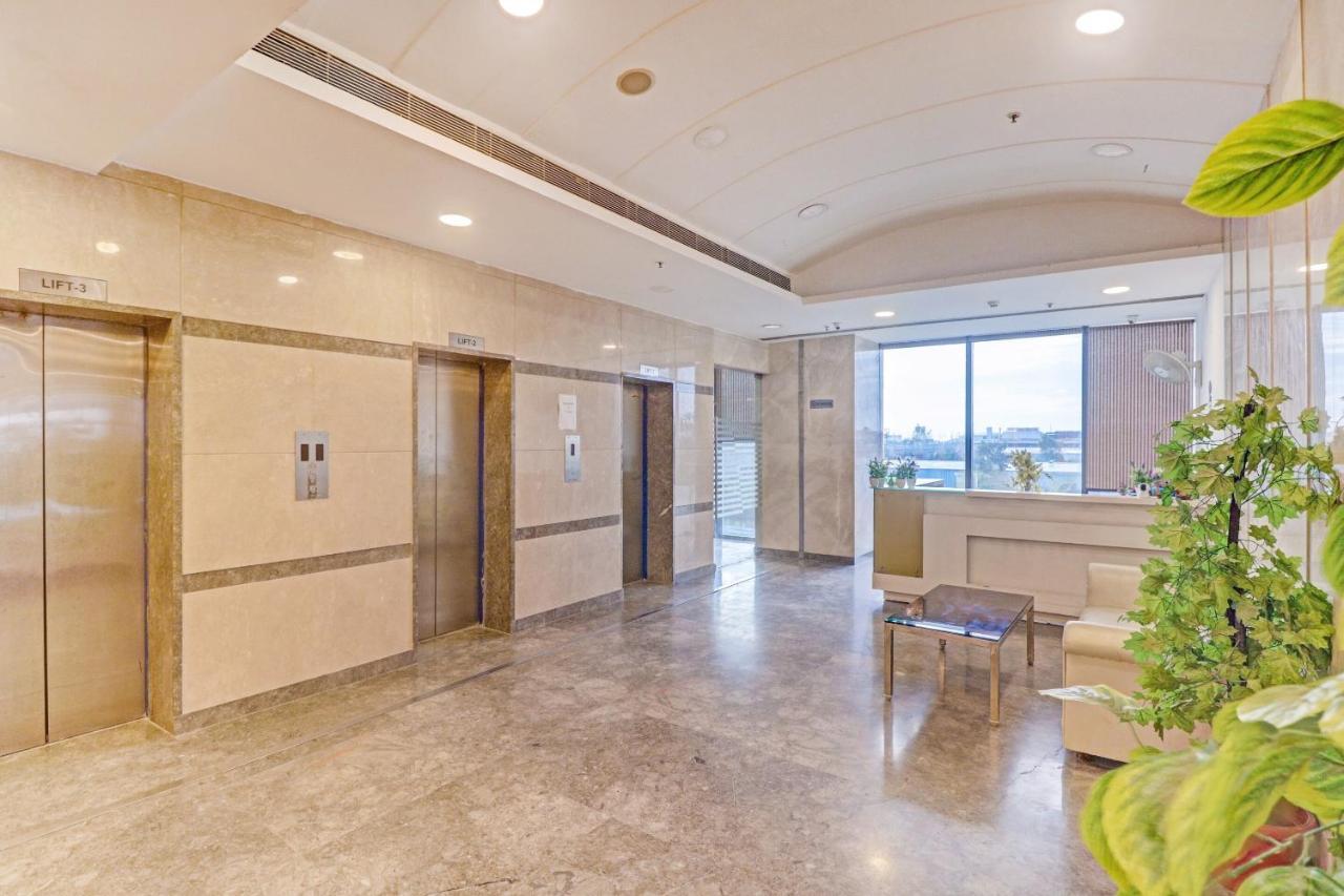Oyo Townhouse 484 Sanskriti Hotel Делхи Екстериор снимка