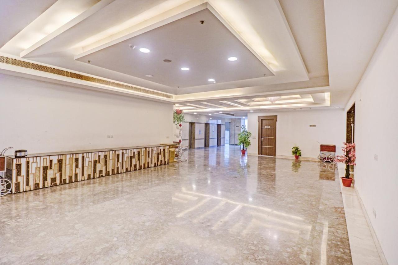 Oyo Townhouse 484 Sanskriti Hotel Делхи Екстериор снимка